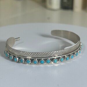 ✨ 🩶 Exquisite Handmade Feather and Stone Turquoise Bracelet